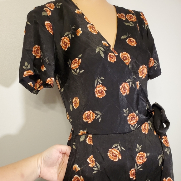 🌼Host Pick🌼Xhilaration Black Satin Jumpsuit XS - Picture 5 of 8